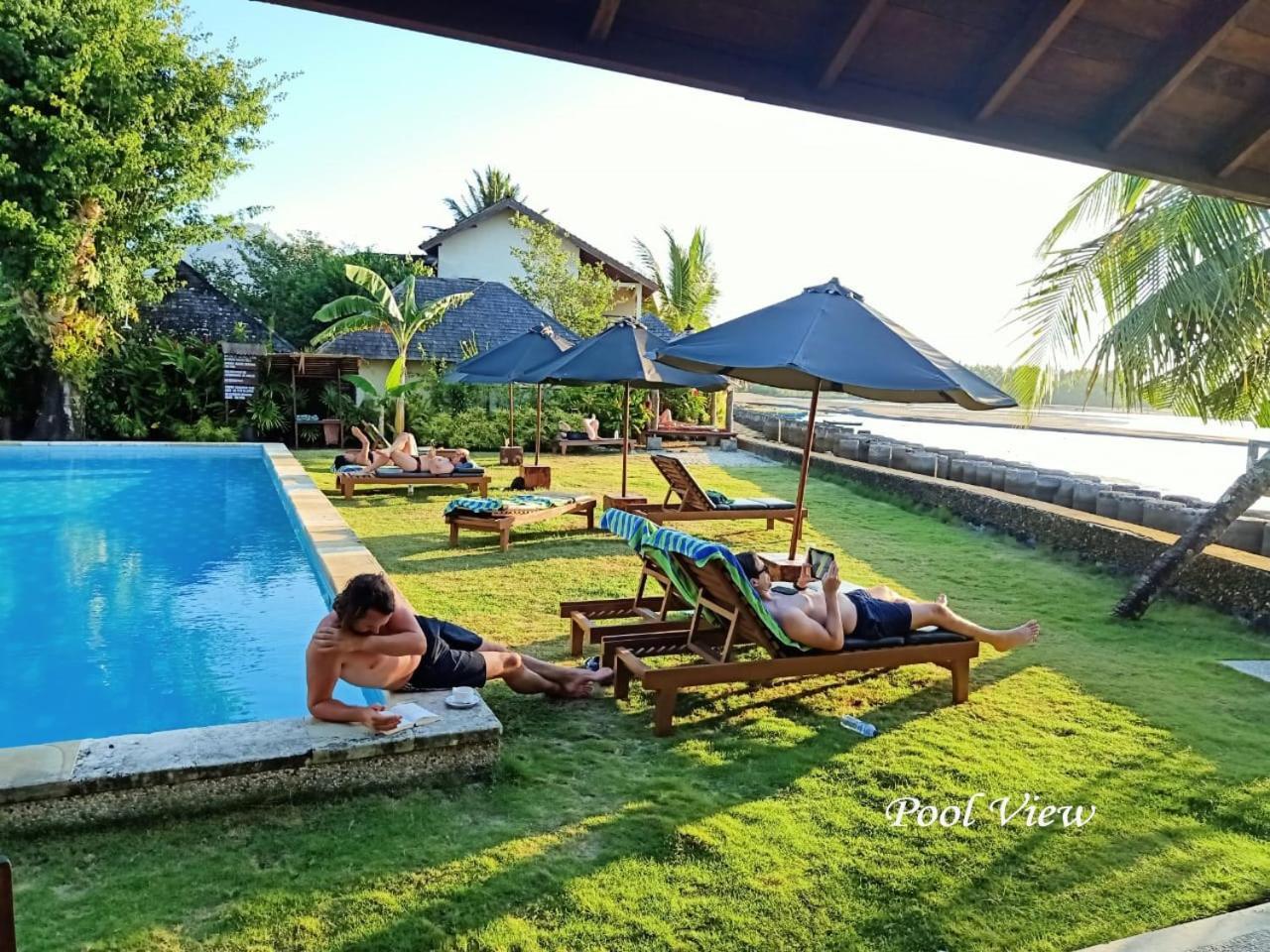 Cocotinos Manado Hotel Exterior photo