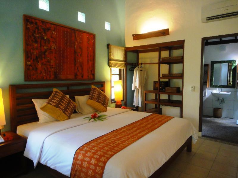 Cocotinos Manado Hotel Exterior photo