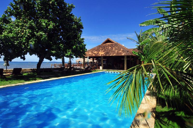 Cocotinos Manado Hotel Exterior photo